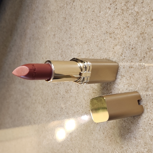 L'Oreal Other - L'Oreal Sugar Plum Lipstick